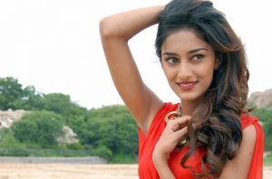 Erica Fernandes|new prerna|wiki|height|age|born|birth|husband|child|